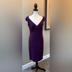 ADRIANNA PAPELL beautiful cocktail wedding guest party dress pleated cap sleeve